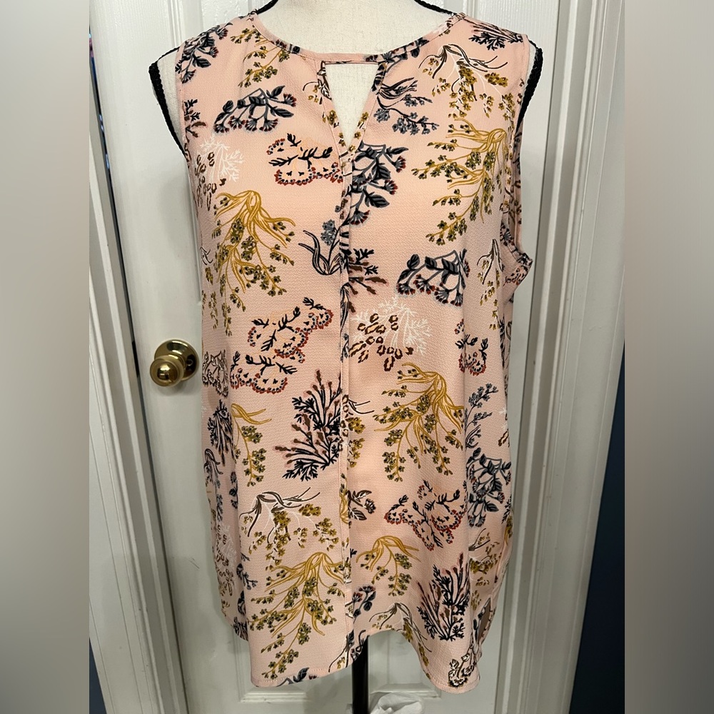 Women’s C&E pink and beige light weight sleeve blouse Medium